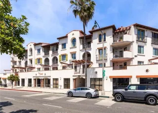 🛍️ Treasure Hunting in Style: The Ultimate Thrift Shop Crawl on Artesia Blvd, Redondo Beach