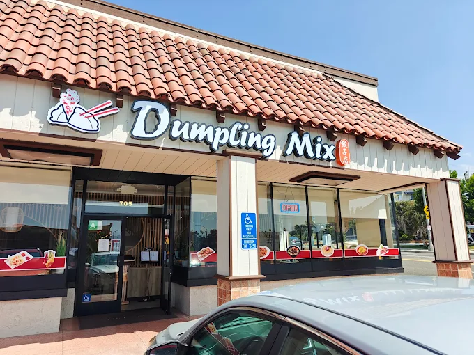 🥟 Coasting and Toasting at Dumpling Mix – Redondo’s Ultimate Comfort Food 
