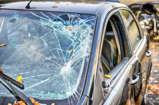 5 Reasons to Fix Your Cracked Windshield Before It’s Too Late