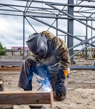 What’s the Best Finish for Metal Fabrication in Wyoming Weather?
