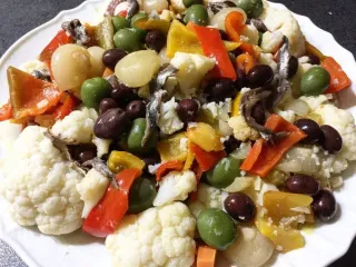 Insalata di Rinforzo: Naples’ Festive Crunch