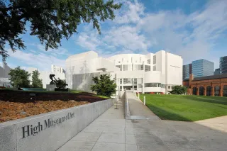 🎨 Discover Atlanta’s Artistic Soul: A Stroll Through the High Museum of Art 
