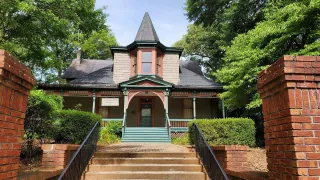 🎨 Culture in the Cut: Why You’ve Gotta Visit Hammonds House Museum