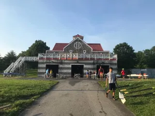 🚣‍♀️ Brushstrokes & Boat Strokes: A Perfect Day Exploring Highlandtown Gallery & Baltimore Rowing Club