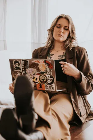 How to Prep Your Holiday Social Media Now (So You’re Not Stressed in December)
