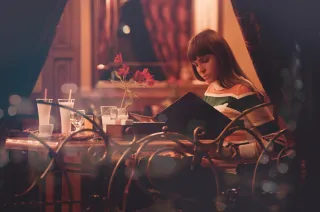 🍝 The Ultimate Guide to Eating Alone Without Feeling Like a Sad Sandwich