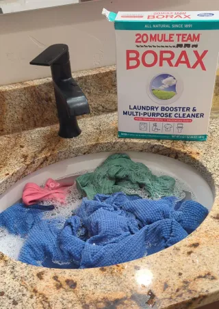 Laundry Stripping with Borax: Why Your Clothes Are Still Gross (Even After You Wash Them)

