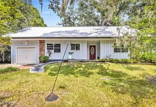 Legendary Carroll Ishee Gulf-Front Flip Opportunity: Iconic Design, Creative Financing, and Stunning Gulf Views!