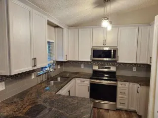 A Closer Look at Cabinet Refacing Products and Options