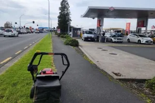 Lawn Mowing Costs in Hamilton