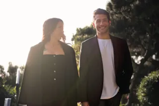 Why Emotionally Over-Investing Early Always Backfires in Relationships