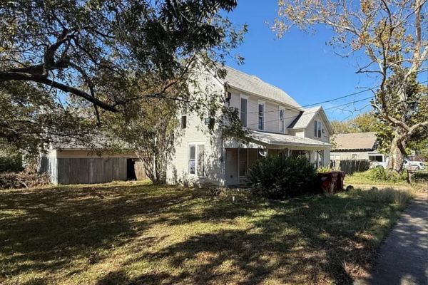 🔥 BIG 6 BED FIXER - COLLIN COUNTY 🔥 N Washington St, Farmersville, TX 75442