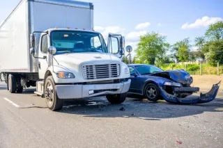 What To Do If You're Hit by a Commercial Truck