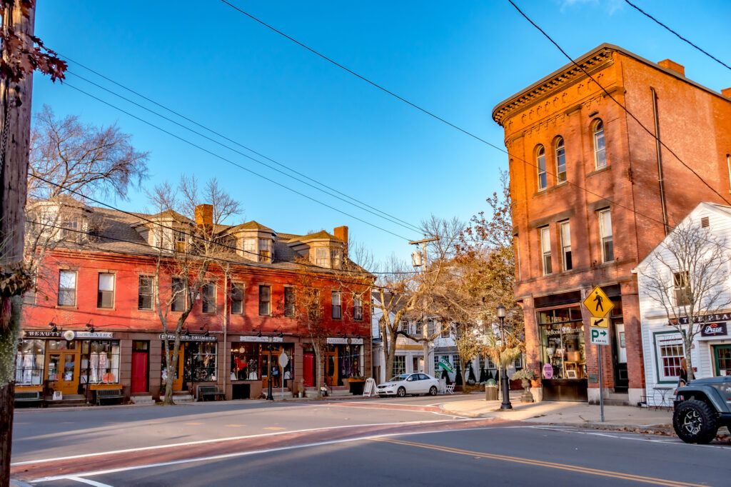 🚗 A Local’s Guide to Avon: What to See and Do With a Premium Rental Car | Hartford VIP Car Rental, Avon, Connecticut