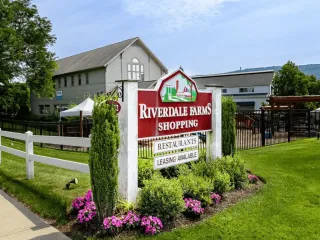 🚘 Luxury Car Rentals in Avon, CT: When Upgrading Your Ride Is Worth It | Hartford VIP Car Rental, Avon, Connecticut