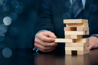 Risk of Losing Control - The Consequences of Key Personnel Being Out of Reach on Contract Award