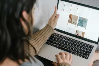 High-Converting Landing Page Strategies: Examples and Expert Tips