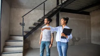 Flat-Fee Listing Services vs Full-Service Real Estate Agents: What Sellers in the Memphis Area Should Know