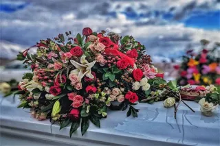Servicios Funerarios: Honrando y Despidiendo con Amor