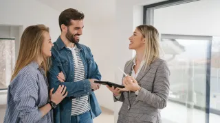 Knowing When to Sell Your House: 6 Signs It’s Time to Make a Move