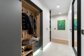 Declutter Your Closet, Transform Your Mind: Psychology of Order