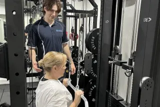 Rebuilding Strength: The Role of Physio-Guided Gym Rehab After Hip and Knee Surgeries 