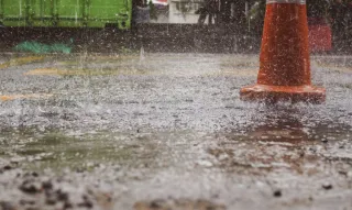Fixing Rain-Damaged Concrete Without Demolishing the Slab: How Grinding and Polishing Can Save Your Floor