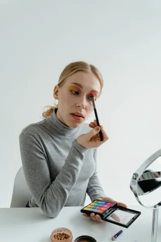 Mastering the Art of Natural Makeup: Tips for Effortless Everyday Beauty