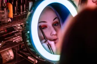 Daily Rituals: How a Makeup Routine Can Empower and Energize Your Day