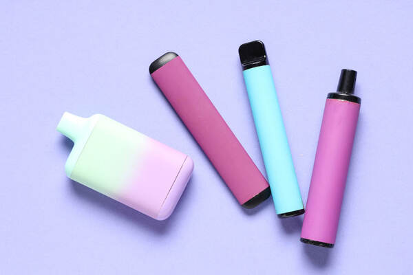 Best-Selling Disposable Vapes in Luxury and Smoke Shop