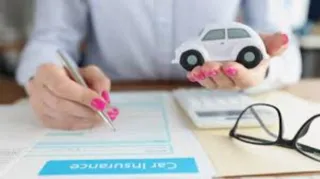 Does Car Insurance Cover a Cracked Windshield?