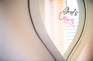 Finding God's Love in the Mirror? A Christian Guide to Sparkling Self-Acceptance