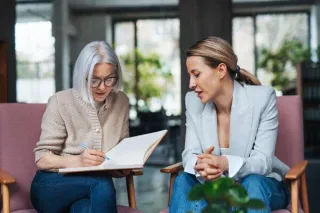 Business Coaching Solutions for Struggling Insurance Agents