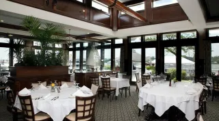 🦞 The Snapper Inn: Oakdale’s Timeless Treasure for Seafood Lovers
