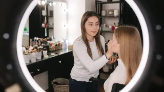 How Alex AI Can Help Beauticians Book More Clients and Build a Loyal Customer Base