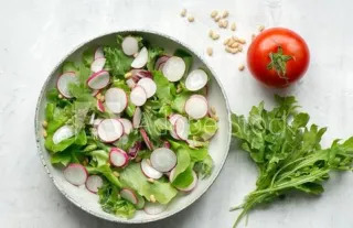 7 Salad Ingredients That Will Naturally Transform Your Skin and Body
