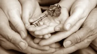 Waarom een geheim meer met jou (en je familiesysteem) doet dan je denkt