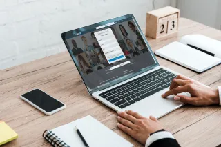 How to Publish Engaging Content on LinkedIn: Boosting Engagement and Exploring Microblogging
