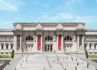 🎨 The Met: Where Art, Culture & Epic Selfies Collide in the Middle of Manhattan