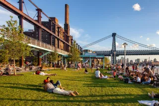 🌆 Domino Park: Where Brooklyn’s Vibes Meet East River Views