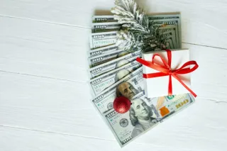Helping Merchants Thrive During the Holidays: How MCAs Empower ISO Brokers
