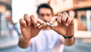 THINKING OF QUITTING SMOKING? HOW VAPING CAN HELP YOU TRANSITION