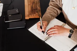 From Confusion to Clarity: 3 Shifts to Reclaim Your Confidence and Strategy This Week