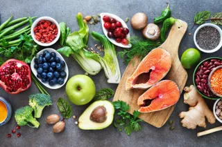 Which foods can help to regrow hair