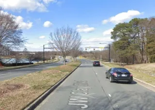 🌳Trail Time, City Vibes: Why JW Clay Trailhead & Mallard Creek Greenway Is Charlotte’s Outdoor Escape You Didn’t Know You Needed