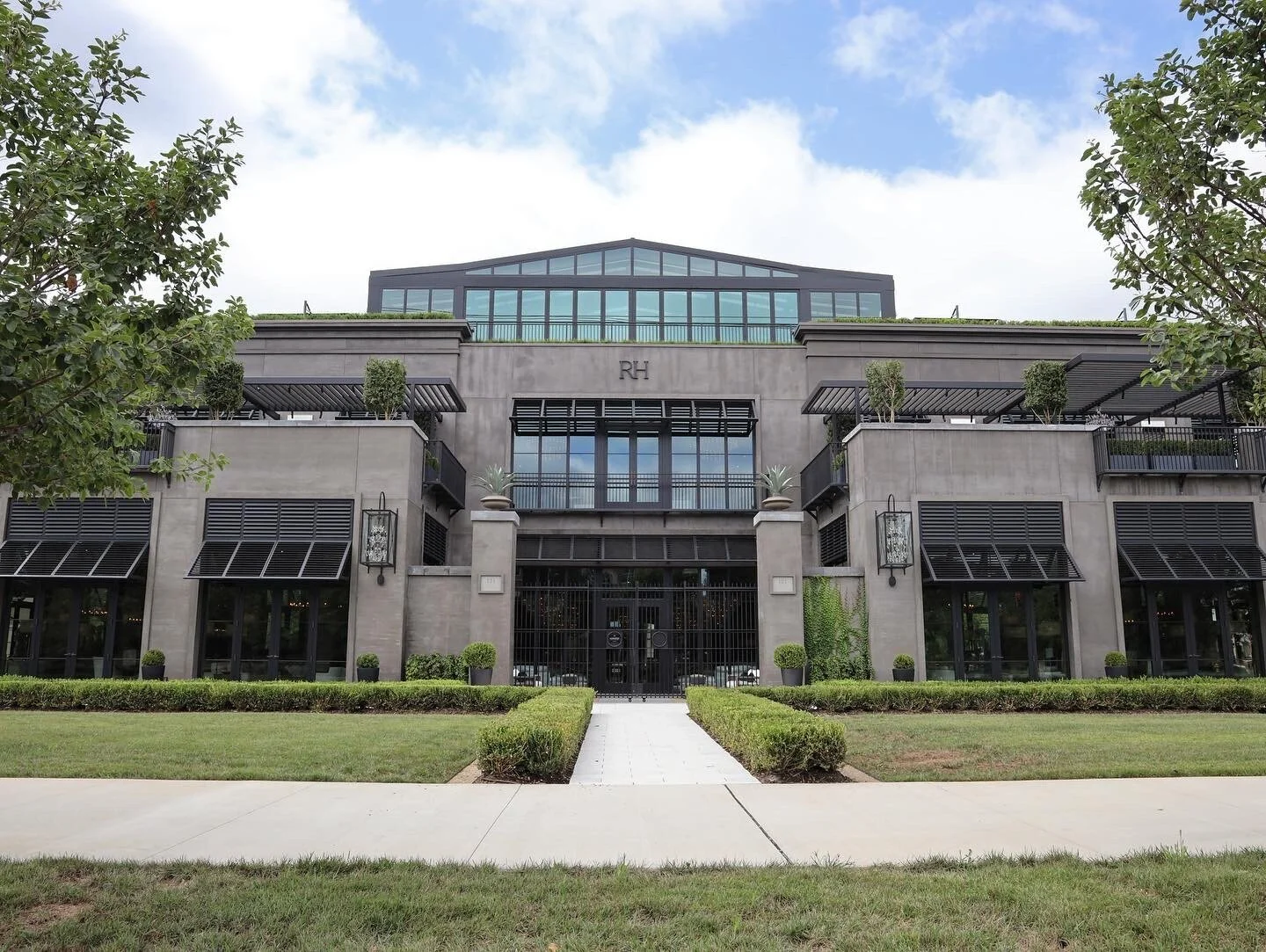 Sky-High Elegance & Flavor at RH Rooftop Restaurant, Charlotte 🌇✨ | Sonik Auto Fleet Rentals