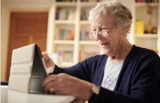 Online Communities for Seniors: How to Find Friends Online