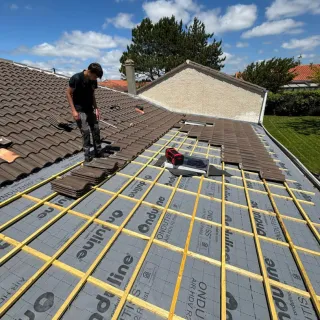 Pourquoi choisir WRL Compagnon de la Couverture pour vos travaux de toiture à Cabariot ?