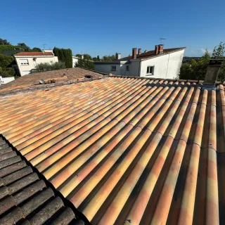 Les bénéfices d’une zinguerie sur mesure pour votre toiture en Charente-Maritime