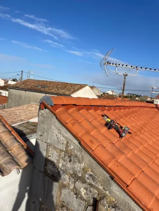 Comment préparer sa toiture pour l’hiver en Charente-Maritime ?